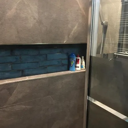 A Large Luxurious Private Room, In A Shared Apartment-close To The Centre *