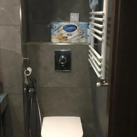 A Large Luxurious Private Room, In A Shared Apartment-close To The Centre *