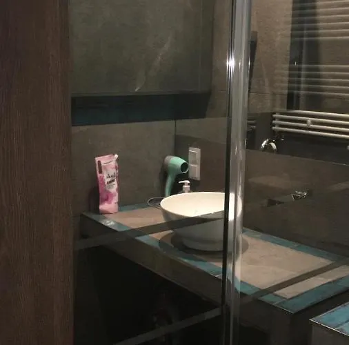 A Large Luxurious Private Room, In A Shared Apartment-close To The Centre Warsaw