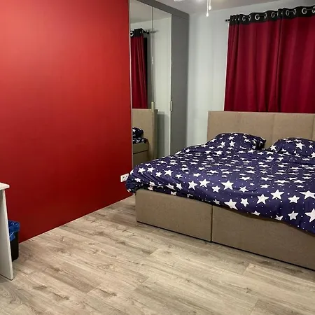 A Large Luxurious Private Room, In A Shared Apartment-close To The Centre Pansiyon