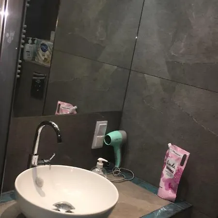 A Large Luxurious Private Room, In A Shared Apartment-close To The Centre * Varşova