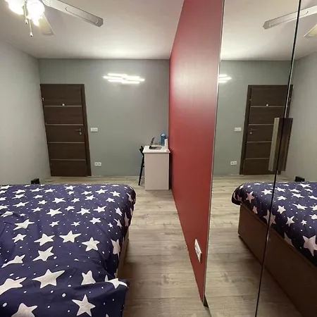 A Large Luxurious Private Room, In A Shared Apartment-close To The Centre Homestay Warsaw