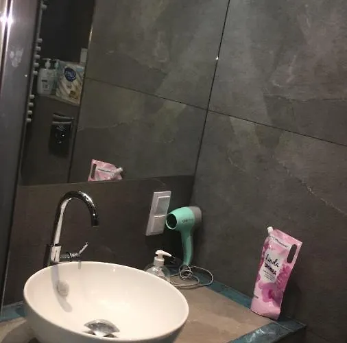 A Large Luxurious Private Room, In A Shared Apartment-close To The Centre * Warszawa