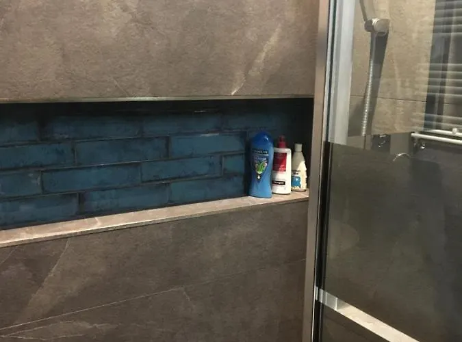 A Large Luxurious Private Room, In A Shared Apartment-close To The Centre *