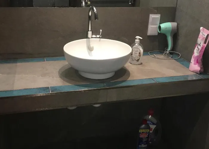 Kwatera prywatna A Large Luxurious Private Room, In A Shared Apartment-close To The Centre Warszawa