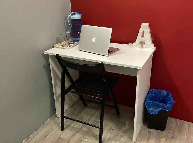 Kwatera prywatna A Large Luxurious Private Room, In A Shared Apartment-close To The Centre